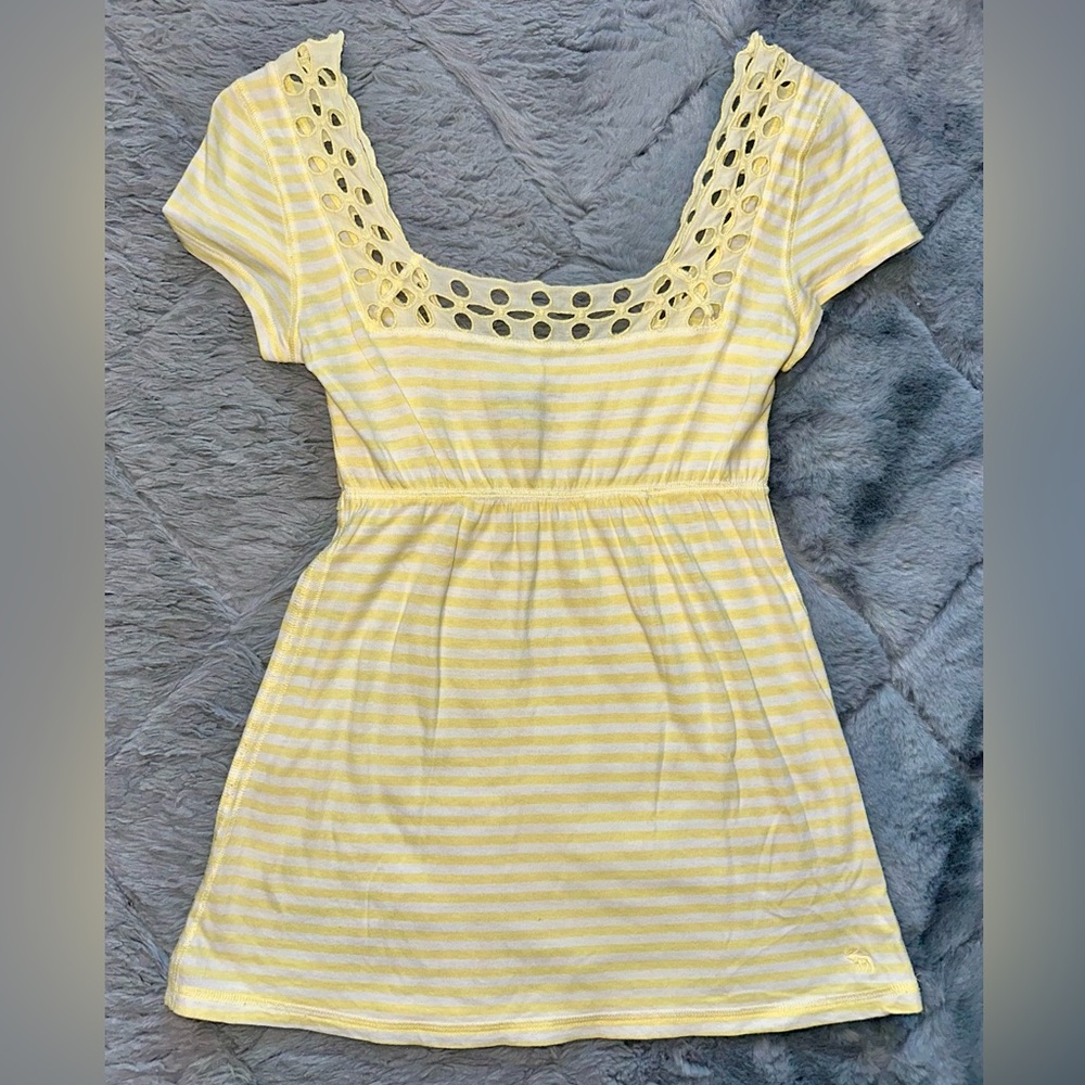 Vintage Y2K Abercrombie & Fitch Yellow Square Neck Eyelet Trim Babydoll Top